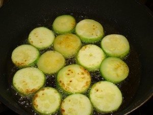 Courgettes aux tomates au four