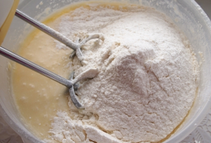 Tarte aux pommes au fromage cottage et aux fruits confits