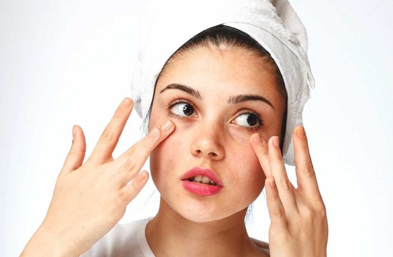 Massage de la peau et gymnastique oculaire Massage de la peau et gymnastique oculaire