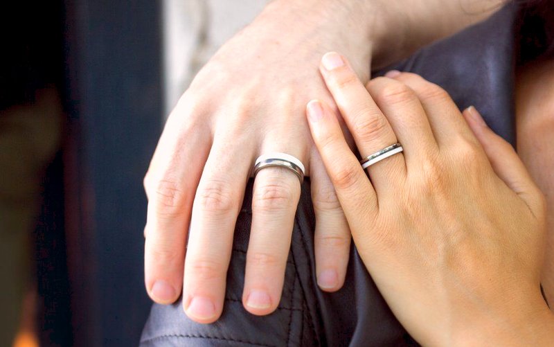 La combinaison de platine et d'or blanc La combinaison de platine et d'or blanc