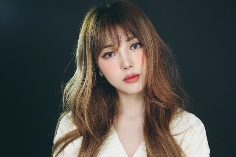 Maquillage des yeux bleu coréen Maquillage des yeux bleu coréen