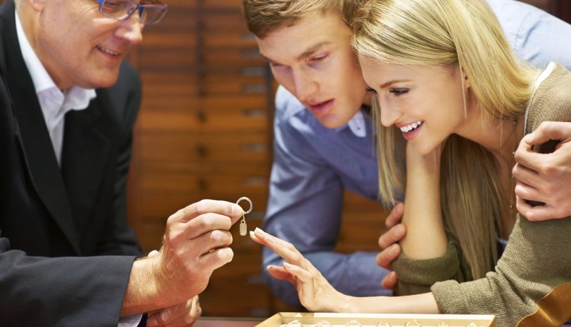 Que considérer lors du choix des bagues de fiançailles? Que considérer lors du choix des bagues de fiançailles?