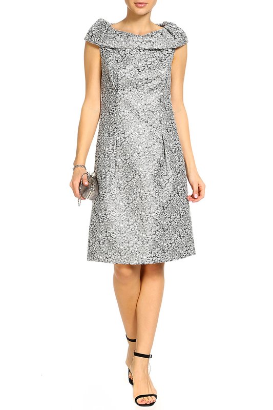 Robe en brocart d'argent Robe en brocart d'argent