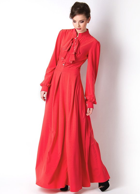 Robe d'été dans un sol de style fermé Robe d'été dans un sol de style fermé