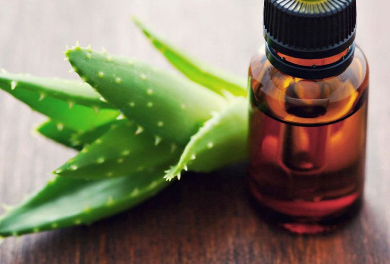 Huile d'amande et aloès Huile d'amande et aloès