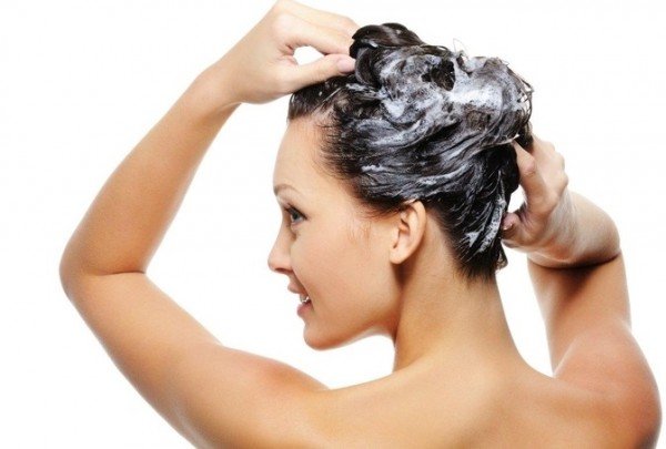 Ajoutez de l'acide nicotinique au shampooing et lavez-moi la tête. Ajoutez de l'acide nicotinique au shampooing et lavez-moi la tête.