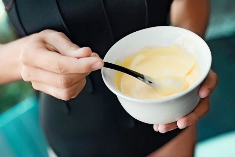 Masque de crème sure et de miel Masque de crème sure et de miel