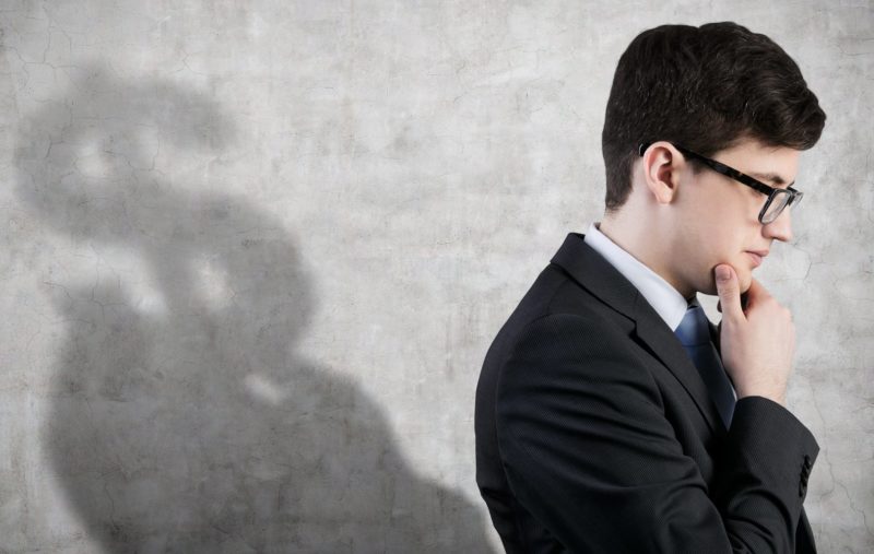 Homme riche pensant Homme riche pensant