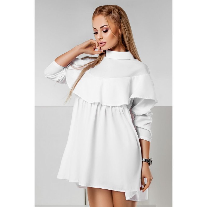 Robe courte blanche avec un col Robe courte blanche avec un col