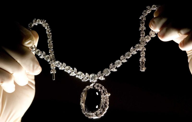 Action avec des diamants dans un rêve Action avec des diamants dans un rêve