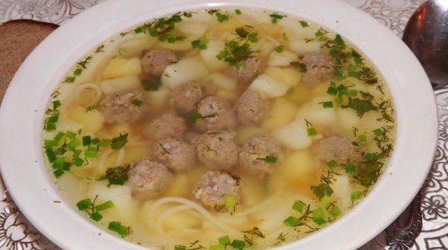 sup-s-frikadelkami-640x357