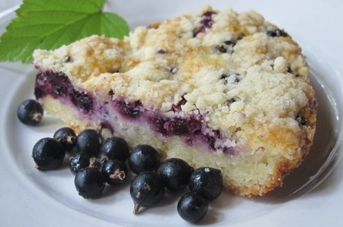 pirog-s-chernoj-smorodinoj