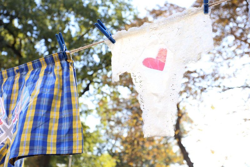 Conspirations pour que le mari ne triche pas