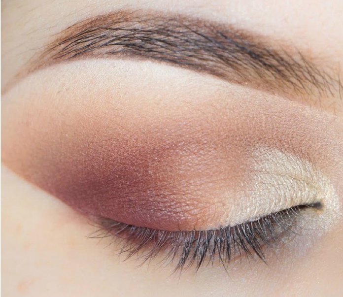 Ajout d'un point de couleur vive Ajout d'un point de couleur vive