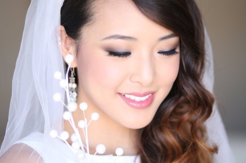 Maquillage de mariage délicat pour les femmes asiatiques Maquillage de mariage délicat pour les femmes asiatiques