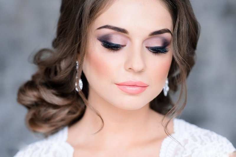 Maquillage de mariage lumineux pour brunes Maquillage de mariage lumineux pour brunes