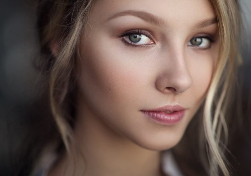 Maquillage pour les blondes aux yeux verts