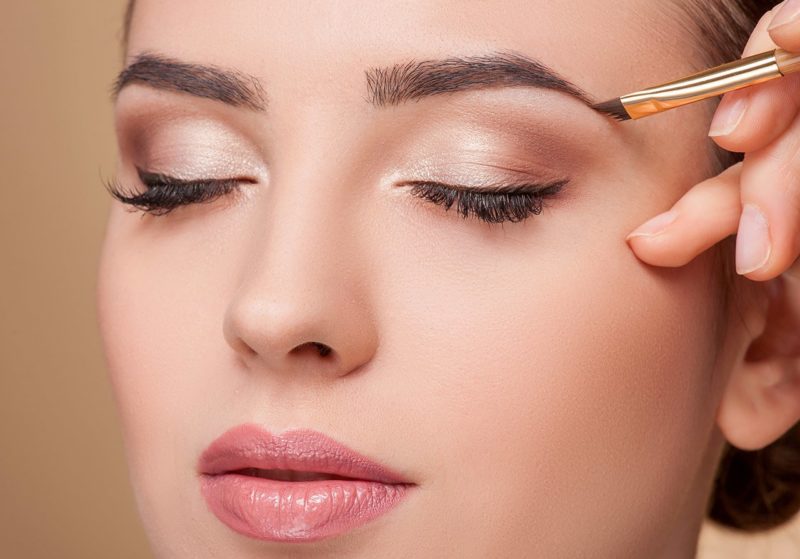 Maquillage léger au travail Maquillage léger au travail