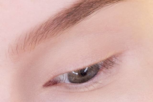 Application des paupières Application des paupières