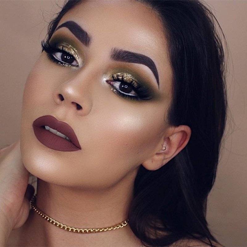 Maquillage lumineux pour les yeux bruns Maquillage lumineux pour les yeux bruns