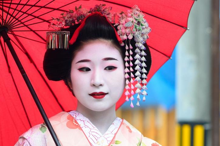 L'image d'une geisha est l'un des types de maquillage japonais L'image d'une geisha est l'un des types de maquillage japonais