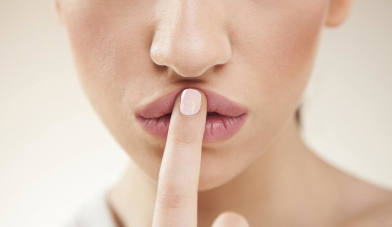 Préparation des lèvres pour l'augmentation Préparation des lèvres pour l'augmentation