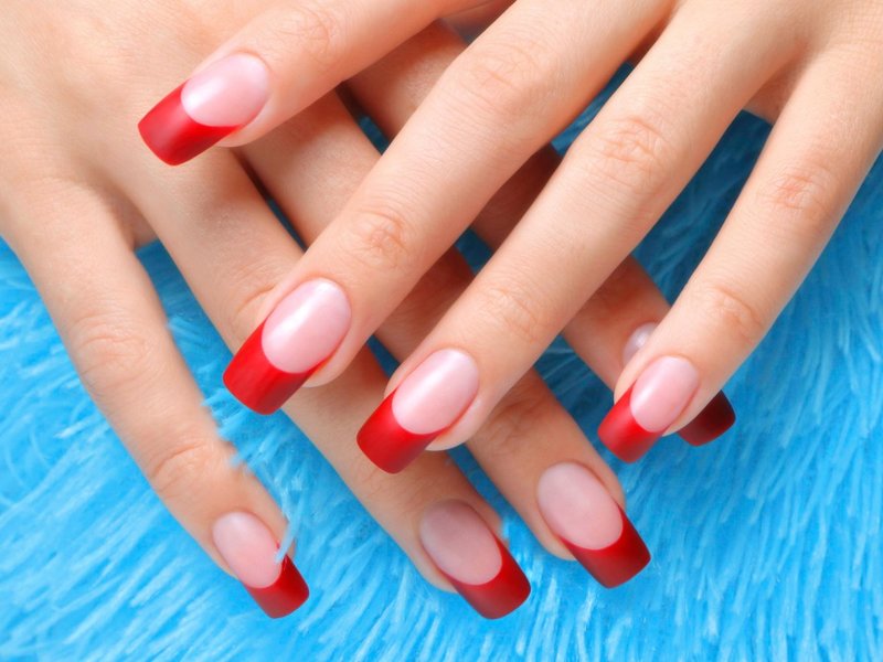 Français avec des lignes rouges Rouge français