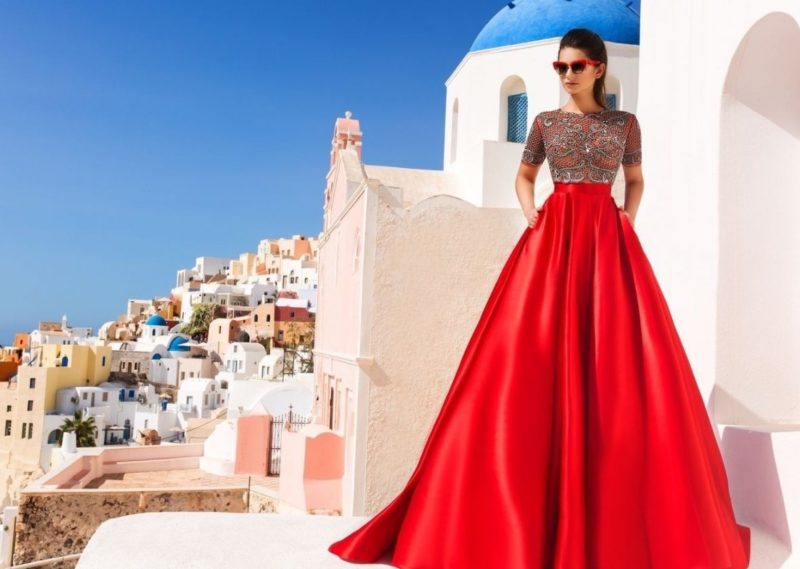 Robe rouge à poches