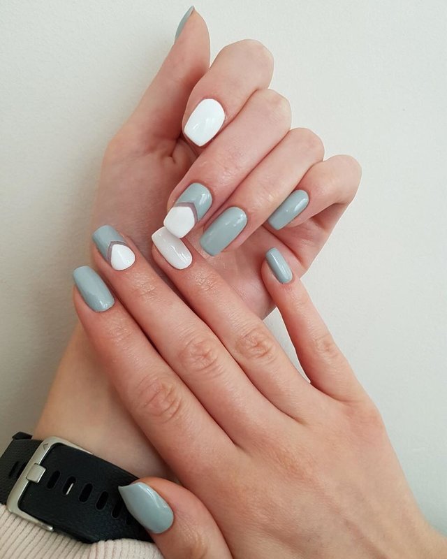 Angle Break Manucure Angle Break Manucure