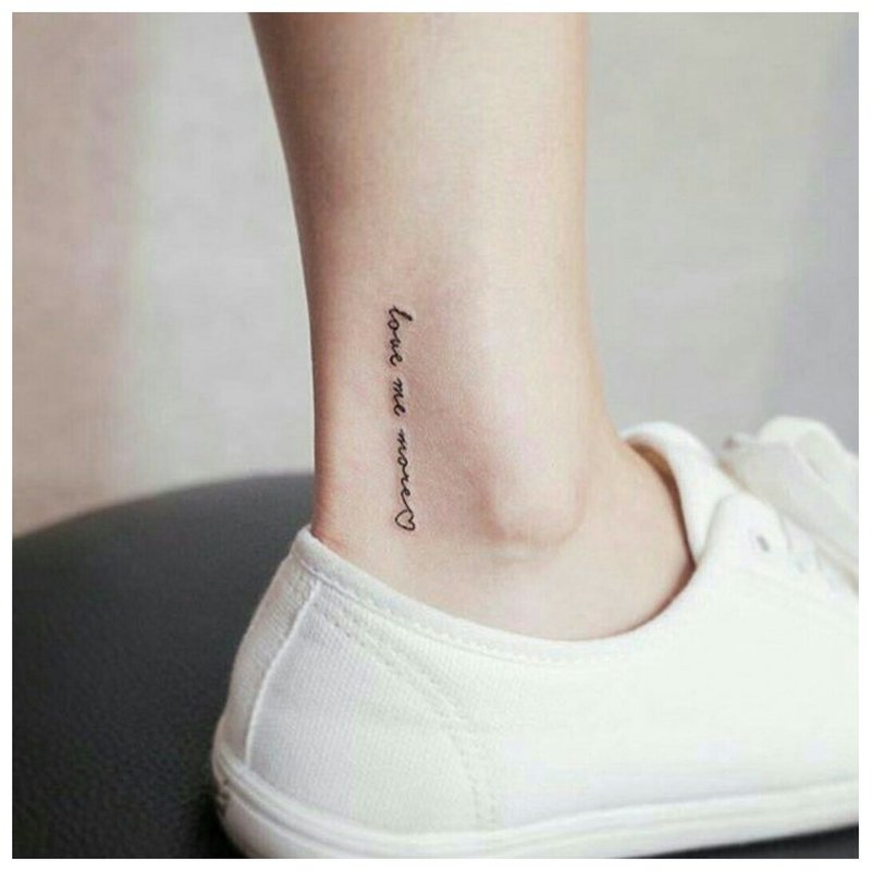 Tatouage de jambe mignon